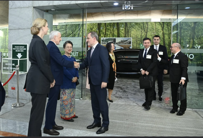 Ceyhun Bayramov Banqkokda səfərdədir<font color=red> - FOTOLAR</font>