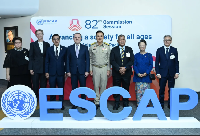 Ceyhun Bayramov Tailandın Baş naziri Anutin Çarnvirakul ilə görüşüb<font color=red> - FOTOLAR</font>