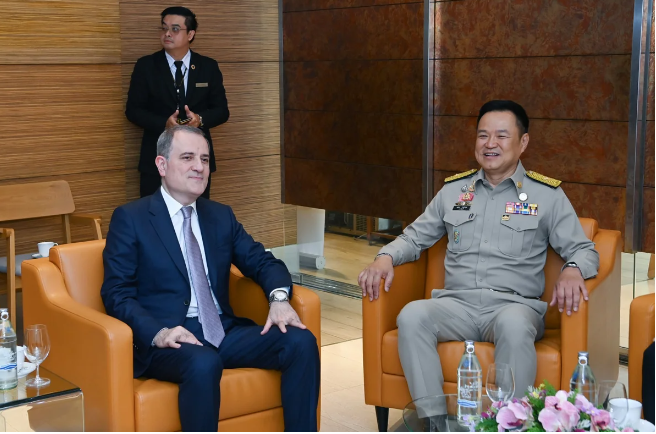 Ceyhun Bayramov Tailandın Baş naziri Anutin Çarnvirakul ilə görüşüb<font color=red> - FOTOLAR</font>