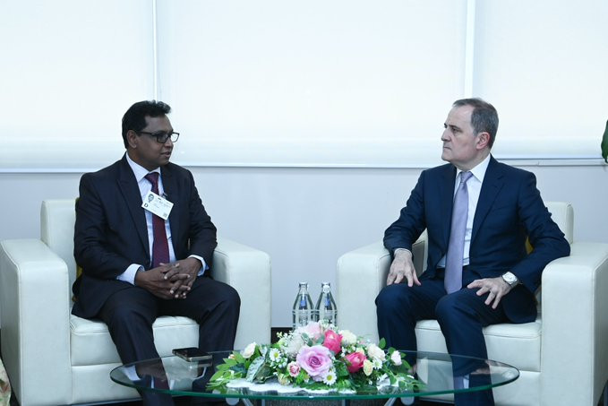 Ceyhun Bayramov şri-lankalı nazirlə ikitərəfli münasibətlərin inkişafını müzakirə edib<font color=red> - FOTOLAR</font>