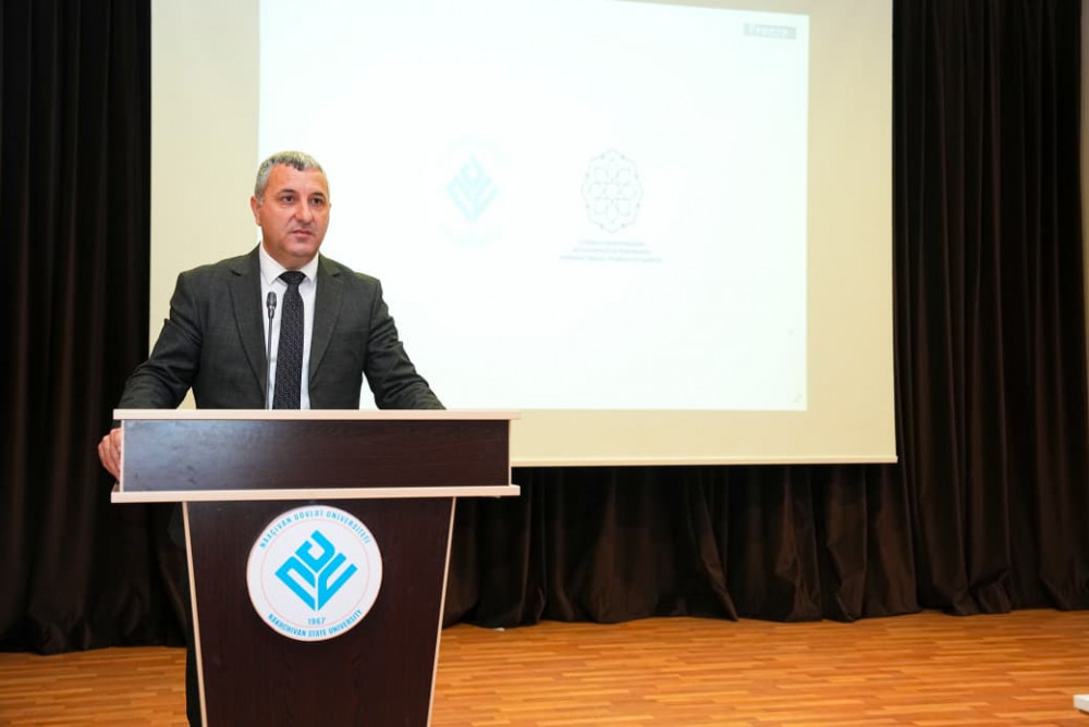 Tələbə startapçılarla görüş keçirilib<font color=red> - FOTOLAR</font>