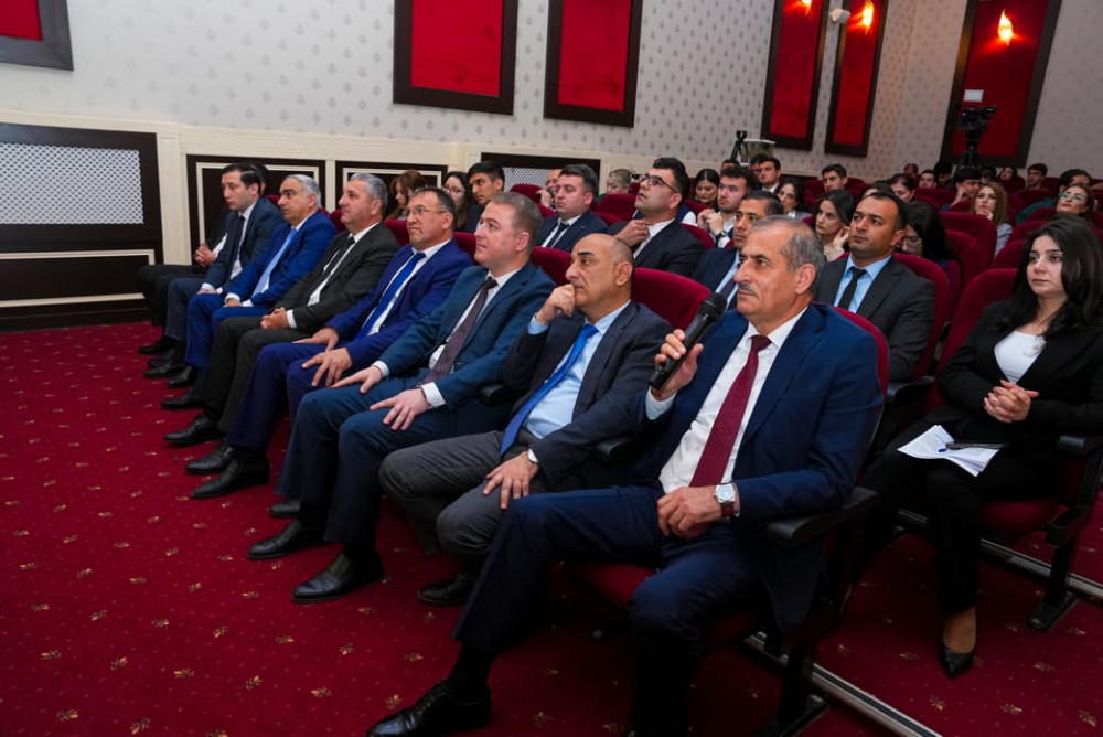 Tələbə startapçılarla görüş keçirilib<font color=red> - FOTOLAR</font>