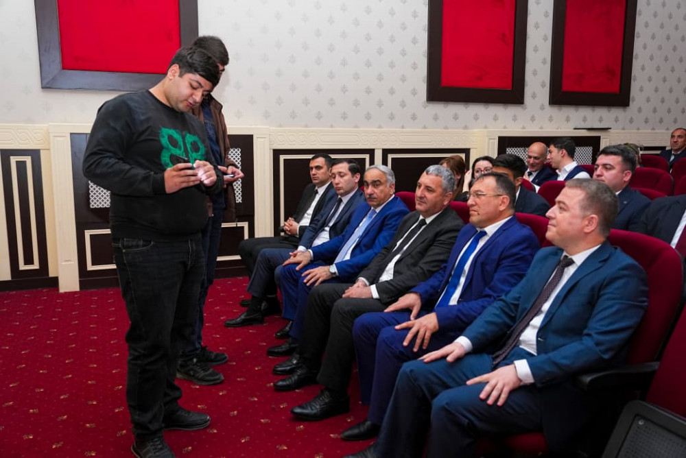 Tələbə startapçılarla görüş keçirilib<font color=red> - FOTOLAR</font>