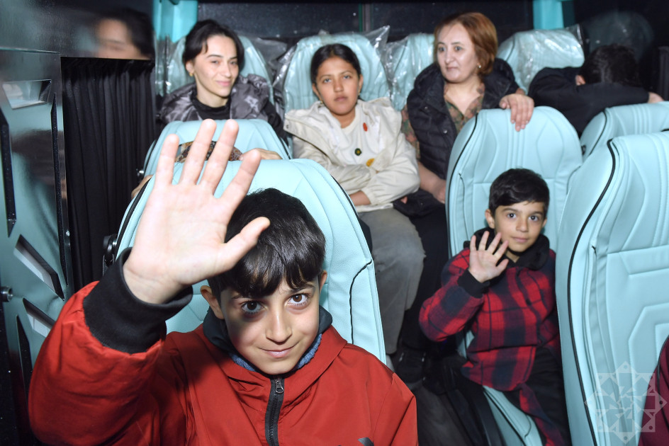 “Böyük Qayıdış” davam edir: Ağdam şəhərinə daha 92 ailə yola salınıb<font color=red> - FOTOLAR</font>
