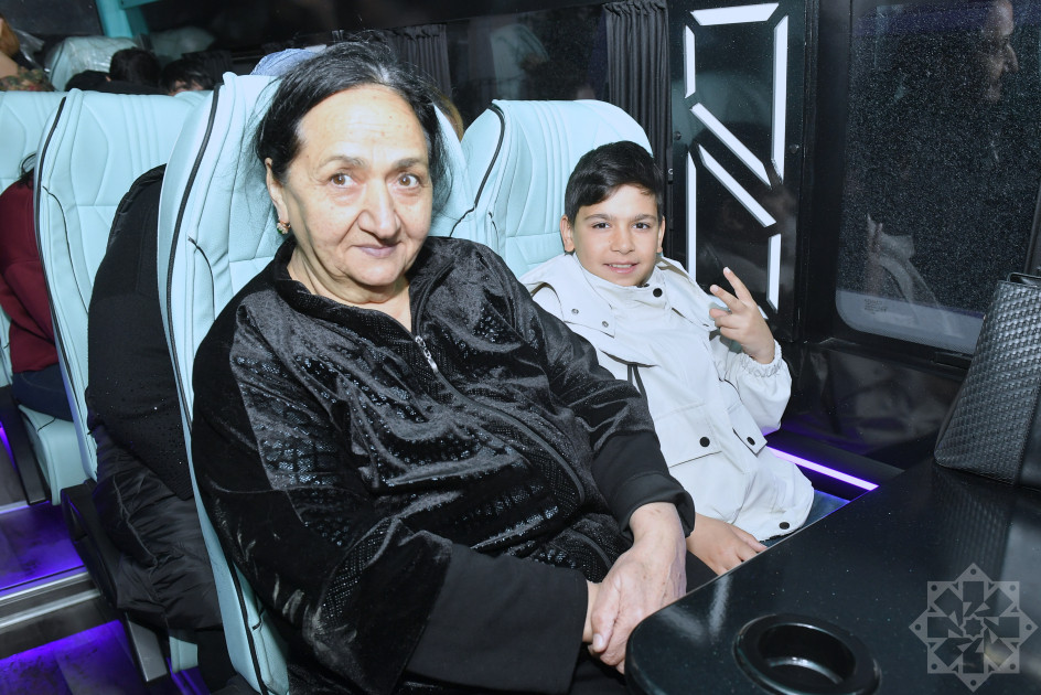 “Böyük Qayıdış” davam edir: Ağdam şəhərinə daha 92 ailə yola salınıb<font color=red> - FOTOLAR</font>