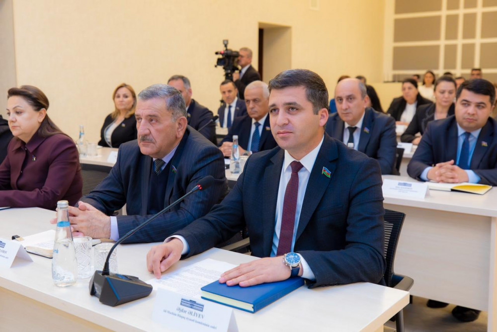 Ali Məclisin növbəti plenar iclası keçirilib<font color=red> - FOTOLAR</font>