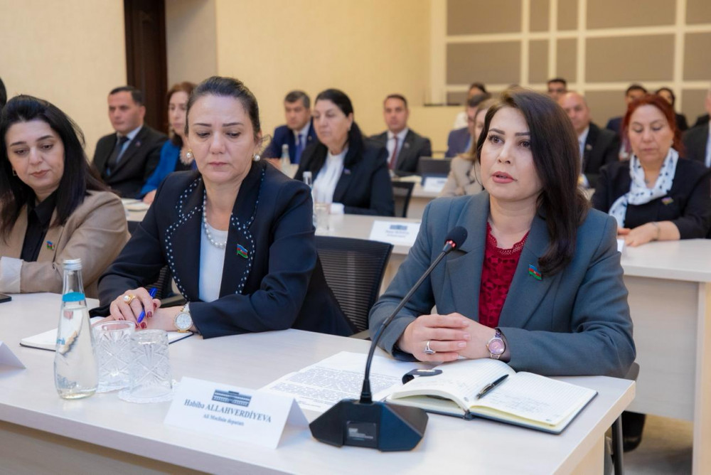 Ali Məclisin növbəti plenar iclası keçirilib<font color=red> - FOTOLAR</font>