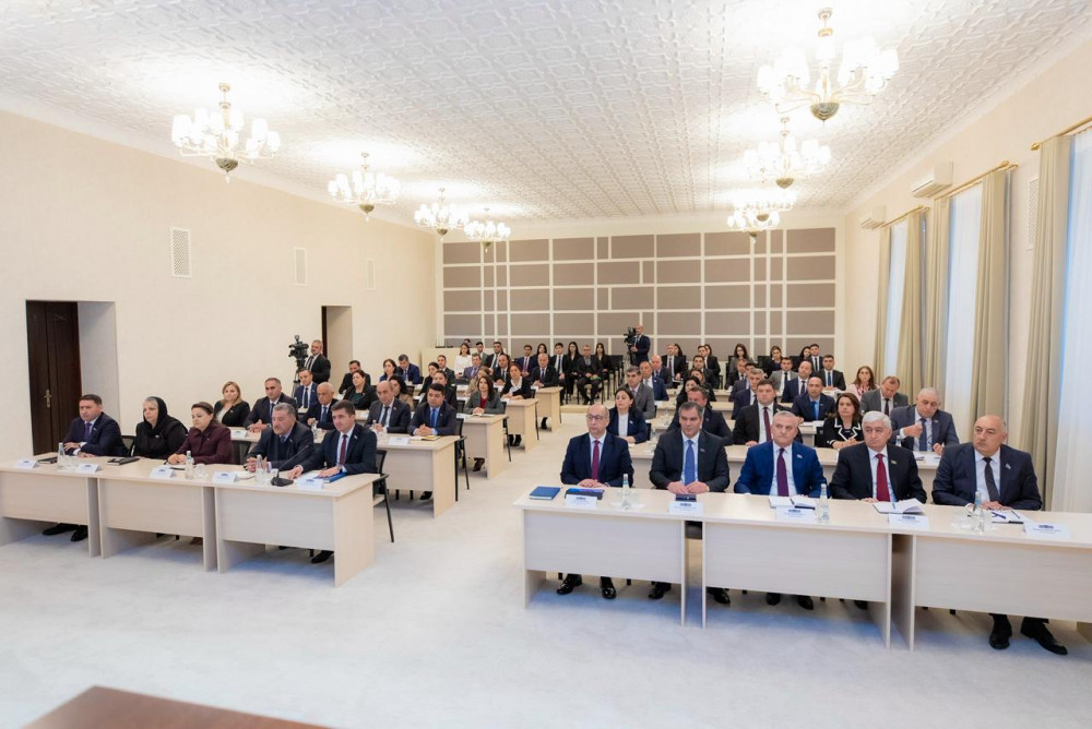 Ali Məclisin növbəti plenar iclası keçirilib<font color=red> - FOTOLAR</font>