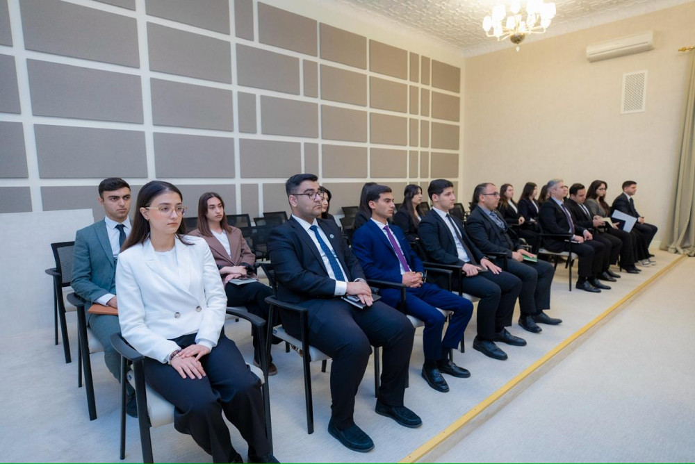 Ali Məclisin növbəti plenar iclası keçirilib<font color=red> - FOTOLAR</font>