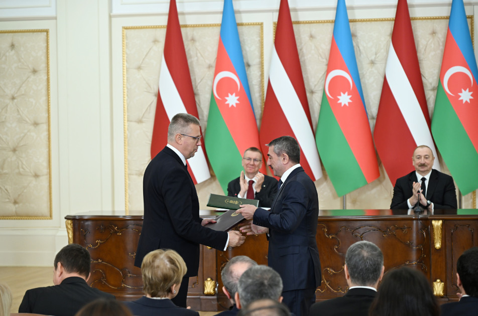Azərbaycan-Latviya sənədləri mübadilə edilib<font color='red'> - YENİLƏNİB</font><font color=red> - FOTOLAR</font>