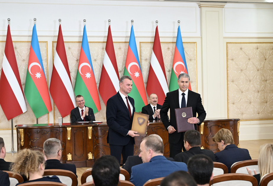 Azərbaycan-Latviya sənədləri mübadilə edilib<font color='red'> - YENİLƏNİB</font><font color=red> - FOTOLAR</font>