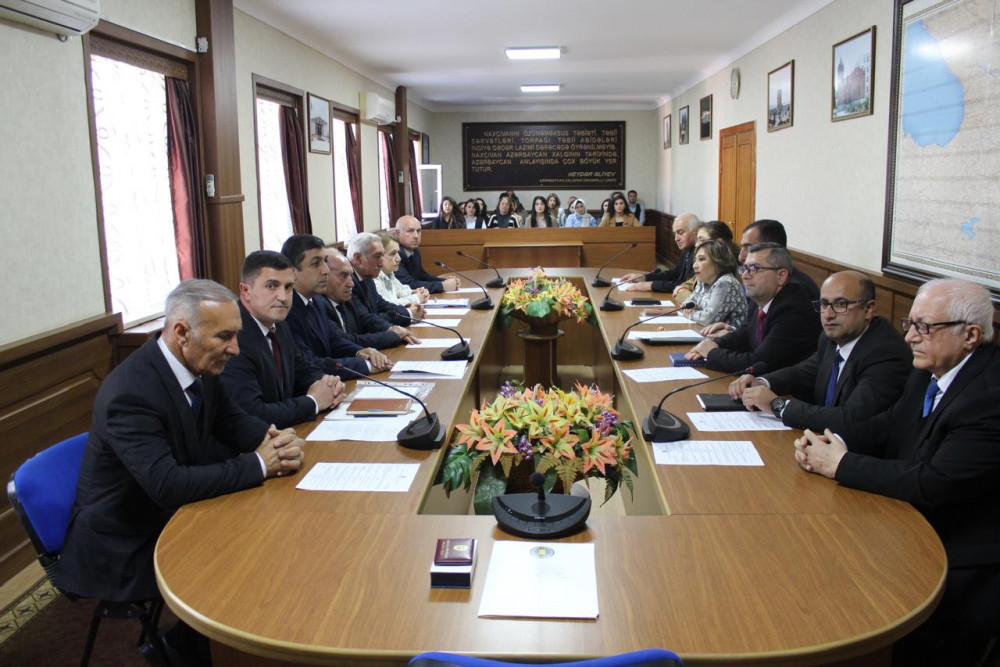 AMEA Naxçıvan Bölməsi Rəyasət Heyətinin növbəti iclası keçirilib<font color=red> - FOTOLAR</font>
