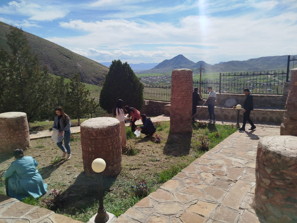 Culfada tarixi abidələr ətrafında ekoloji aksiya keçirilib<font color=red> - FOTOLAR</font>