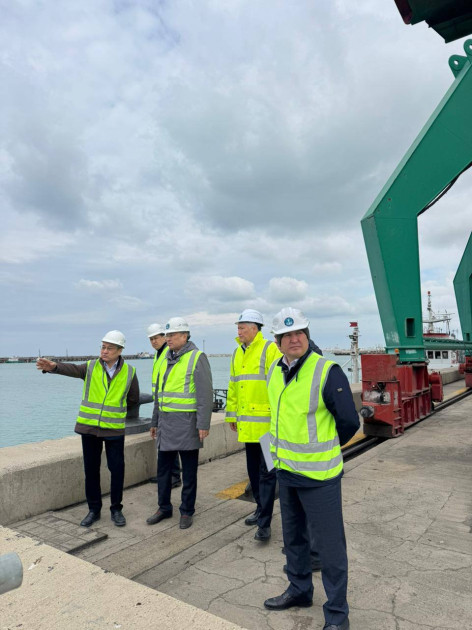 Trans-Xəzər marşrutu boyunca tranzit həcmi son beş ildə üç dəfə artıb<font color=red> - FOTOLAR</font>