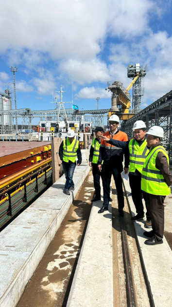 Trans-Xəzər marşrutu boyunca tranzit həcmi son beş ildə üç dəfə artıb<font color=red> - FOTOLAR</font>