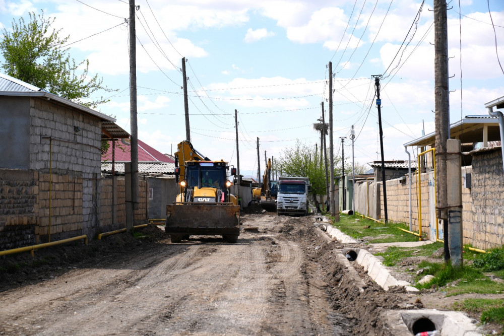 Naxçıvanda 95,6 km-lik avtomobil yolunu əhatə edən əsaslı təmir işləri davam etdirilir<font color=red> - FOTOLAR</font>
