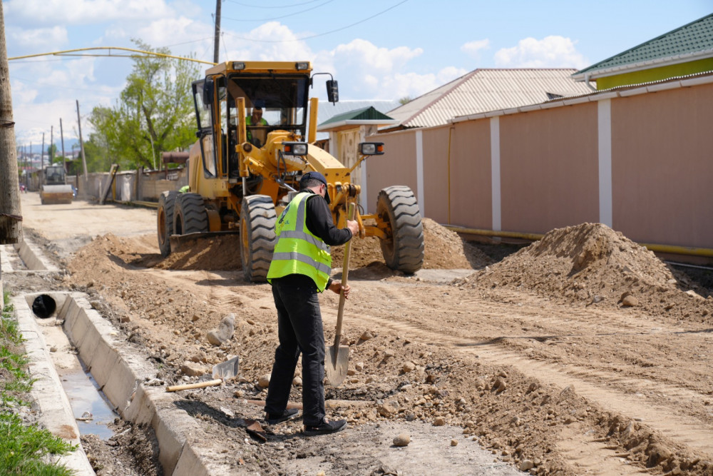 Naxçıvanda 95,6 km-lik avtomobil yolunu əhatə edən əsaslı təmir işləri davam etdirilir<font color=red> - FOTOLAR</font>