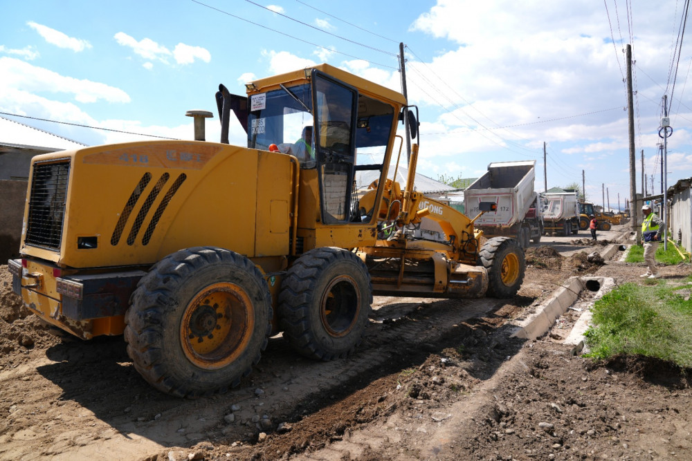 Naxçıvanda 95,6 km-lik avtomobil yolunu əhatə edən əsaslı təmir işləri davam etdirilir<font color=red> - FOTOLAR</font>