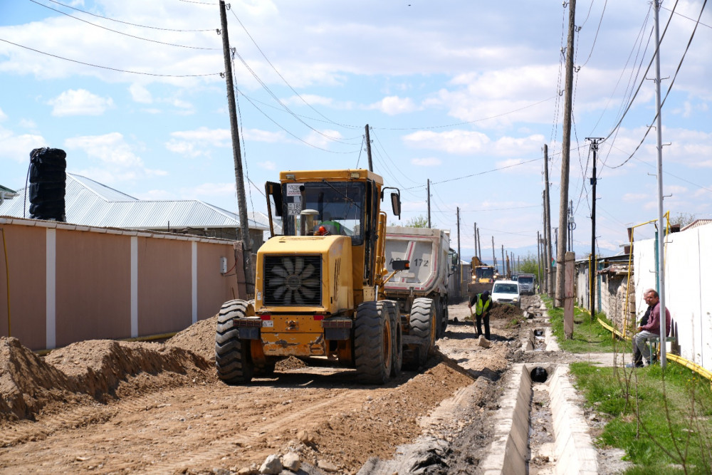 Naxçıvanda 95,6 km-lik avtomobil yolunu əhatə edən əsaslı təmir işləri davam etdirilir<font color=red> - FOTOLAR</font>