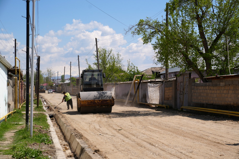 Naxçıvanda 95,6 km-lik avtomobil yolunu əhatə edən əsaslı təmir işləri davam etdirilir<font color=red> - FOTOLAR</font>