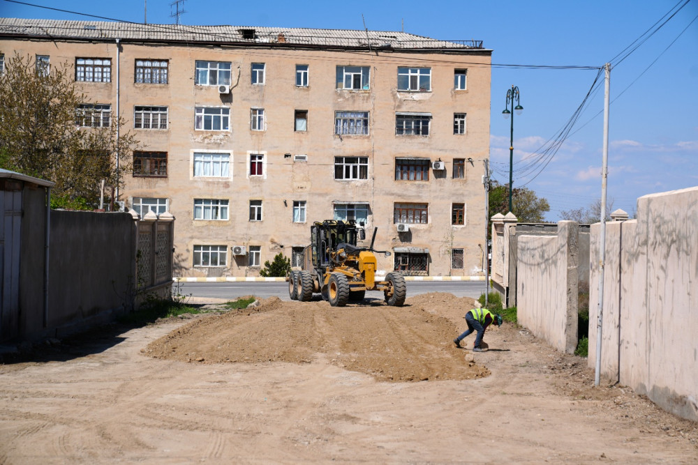 Naxçıvanda 95,6 km-lik avtomobil yolunu əhatə edən əsaslı təmir işləri davam etdirilir<font color=red> - FOTOLAR</font>