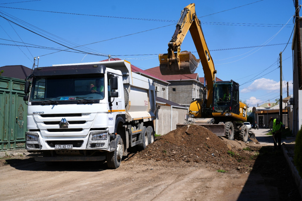 Naxçıvanda 95,6 km-lik avtomobil yolunu əhatə edən əsaslı təmir işləri davam etdirilir<font color=red> - FOTOLAR</font>
