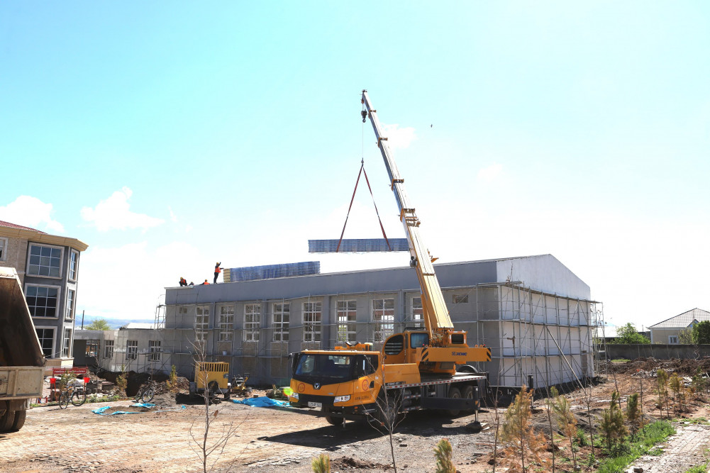 Nehrəm Qəsəbə 3 nömrəli tam orta məktəb binasının  yeni tədris  ilindən istifadəyə verilməsi nəzərdə tutulur <font color=red> - FOTOLAR</font>