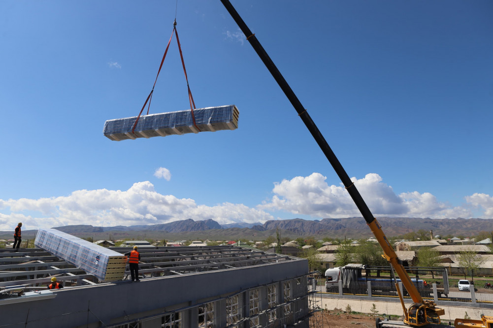 Nehrəm Qəsəbə 3 nömrəli tam orta məktəb binasının  yeni tədris  ilindən istifadəyə verilməsi nəzərdə tutulur <font color=red> - FOTOLAR</font>