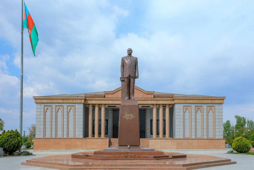 Naxçıvanda “Sahibkarlar Günü”nə həsr olunmuş tədbir keçirilib<font color=red> - FOTOLAR</font>
