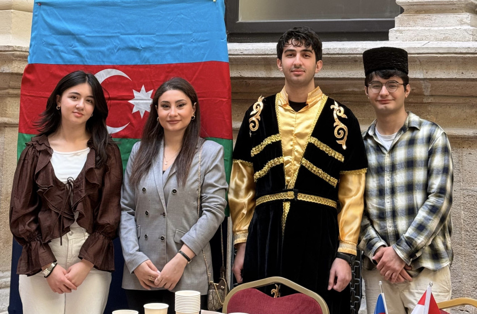 Budapeşt Korvinus Universitetində Azərbaycan guşəsi təqdim edilib<font color=red> - FOTOLAR</font>