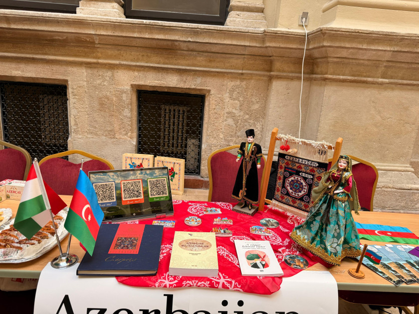 Budapeşt Korvinus Universitetində Azərbaycan guşəsi təqdim edilib<font color=red> - FOTOLAR</font>