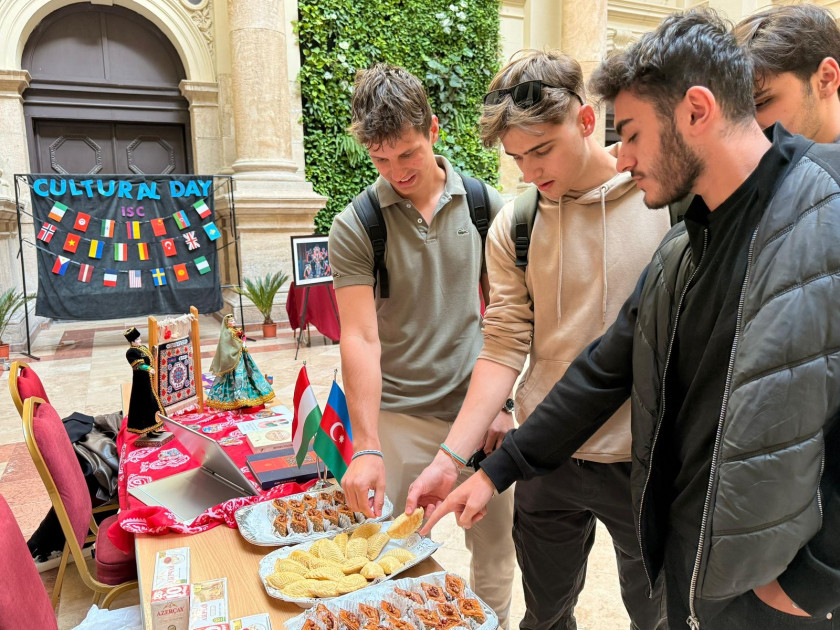 Budapeşt Korvinus Universitetində Azərbaycan guşəsi təqdim edilib<font color=red> - FOTOLAR</font>
