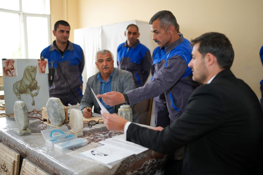 Naxçıvanda cəzaçəkmə müəssisəsində məhkumlar üçün ustad dərslərinə başlanılıb<font color=red> - FOTOLAR</font>