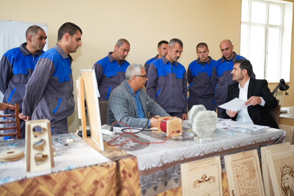 Naxçıvanda cəzaçəkmə müəssisəsində məhkumlar üçün ustad dərslərinə başlanılıb<font color=red> - FOTOLAR</font>