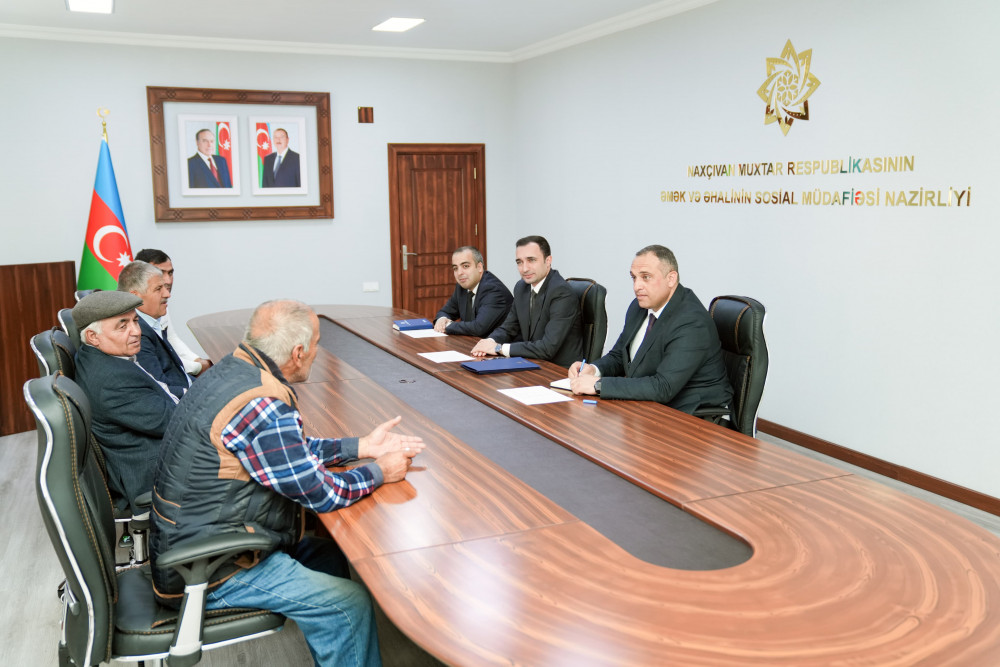 Naxçıvanda Çernobıl AES-də qəza ilə əlaqədar əlilliyi olan şəxslərə avtomobillər təqdim olunub<font color=red> - FOTOLAR</font>