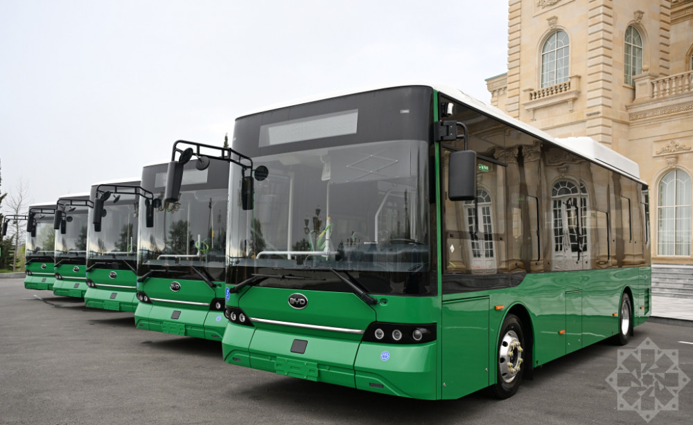 Azərbaycan dövləti tərəfindən İrpen şəhərinə 5 elektrik avtobusu hədiyyə olunub<font color=red> - FOTOLAR</font>