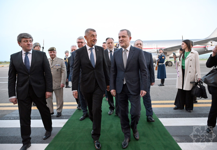 Çexiyanın Baş naziri Azərbaycana səfərə gəlib<font color=red> - FOTOLAR</font>