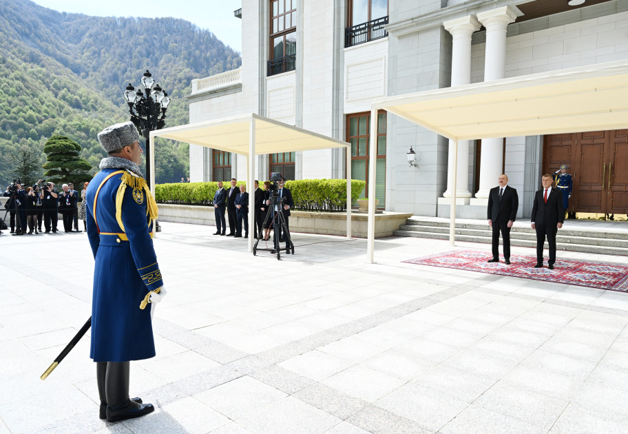 Qəbələdə Çexiyanın Baş naziri Andrey Babişin rəsmi qarşılanma mərasimi olub<font color=red> - FOTOLAR</font>