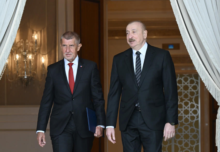Prezident İlham Əliyev və Çexiyanın Baş naziri Andrey Babiş mətbuata bəyanatlarla çıxış ediblər<font color=red> - FOTOLAR</font>