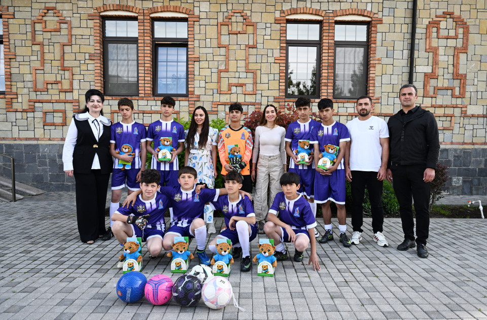 Leyla Əliyeva və Arzu Əliyeva Şəkidə uşaq evi sosial xidmət müəssisəsində olublar<font color=red> - FOTOLAR</font>