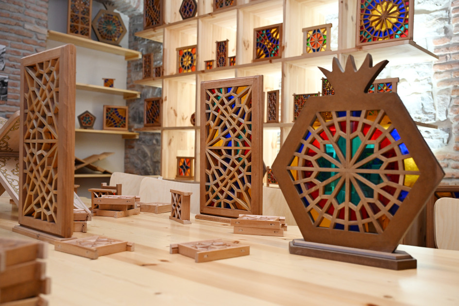 Leyla Əliyeva və Arzu Əliyeva Şəkidə tarixi-memarlıq abidələrinin bərpadan sonra açılışında iştirak ediblər<font color=red> - FOTOLAR</font>