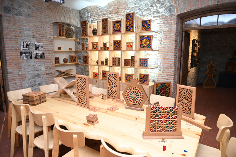 Leyla Əliyeva və Arzu Əliyeva Şəkidə tarixi-memarlıq abidələrinin bərpadan sonra açılışında iştirak ediblər<font color=red> - FOTOLAR</font>