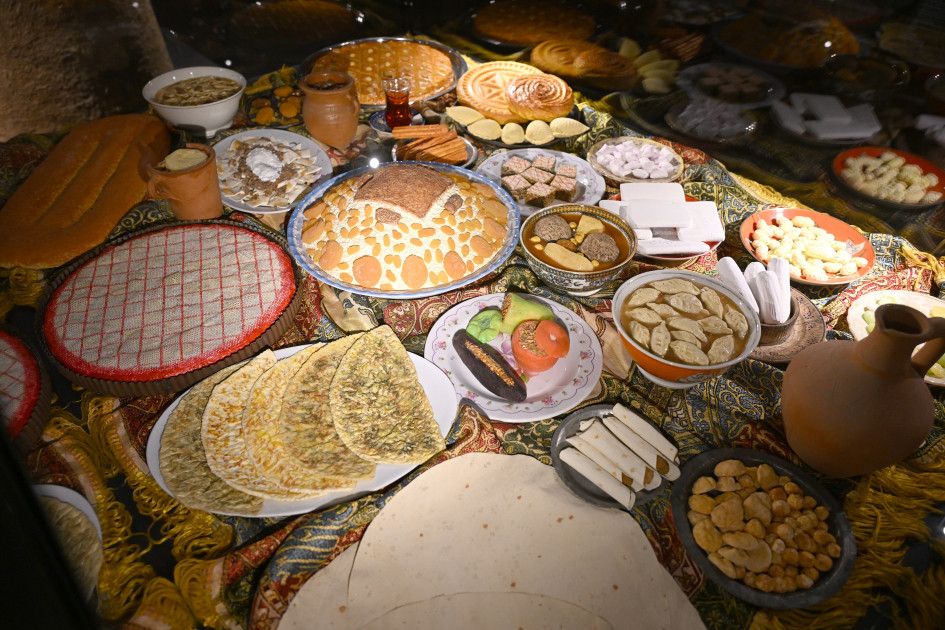 Leyla Əliyeva və Arzu Əliyeva Şəkidə tarixi-memarlıq abidələrinin bərpadan sonra açılışında iştirak ediblər<font color=red> - FOTOLAR</font>