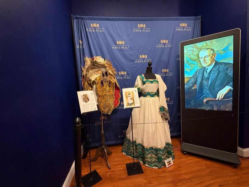 ABŞ-də keçirilən sərgidə Azərbaycana məxsus milli kişi geyimi nümayiş olunub<font color=red> - FOTOLAR</font>