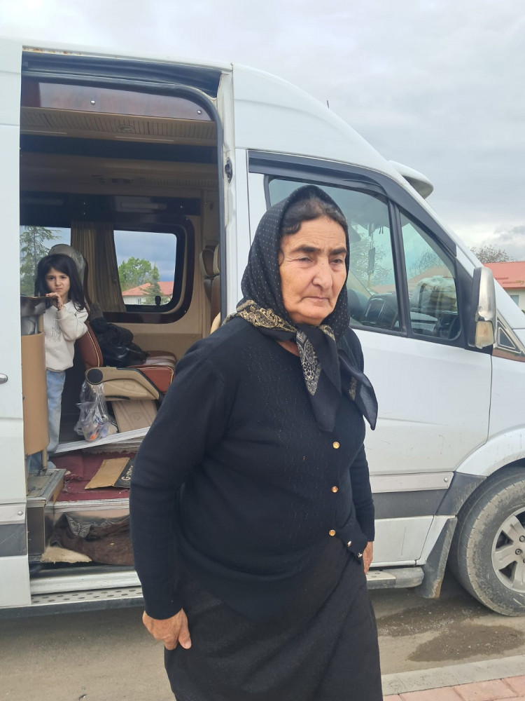 Ağdərənin Aşağı Oratağ kəndinə köçən 6 ailəyə mənzillərinin açarları təqdim olunub<font color=red> - FOTOLAR</font>