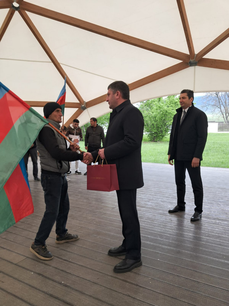 Ağdərənin Aşağı Oratağ kəndinə köçən 6 ailəyə mənzillərinin açarları təqdim olunub<font color=red> - FOTOLAR</font>