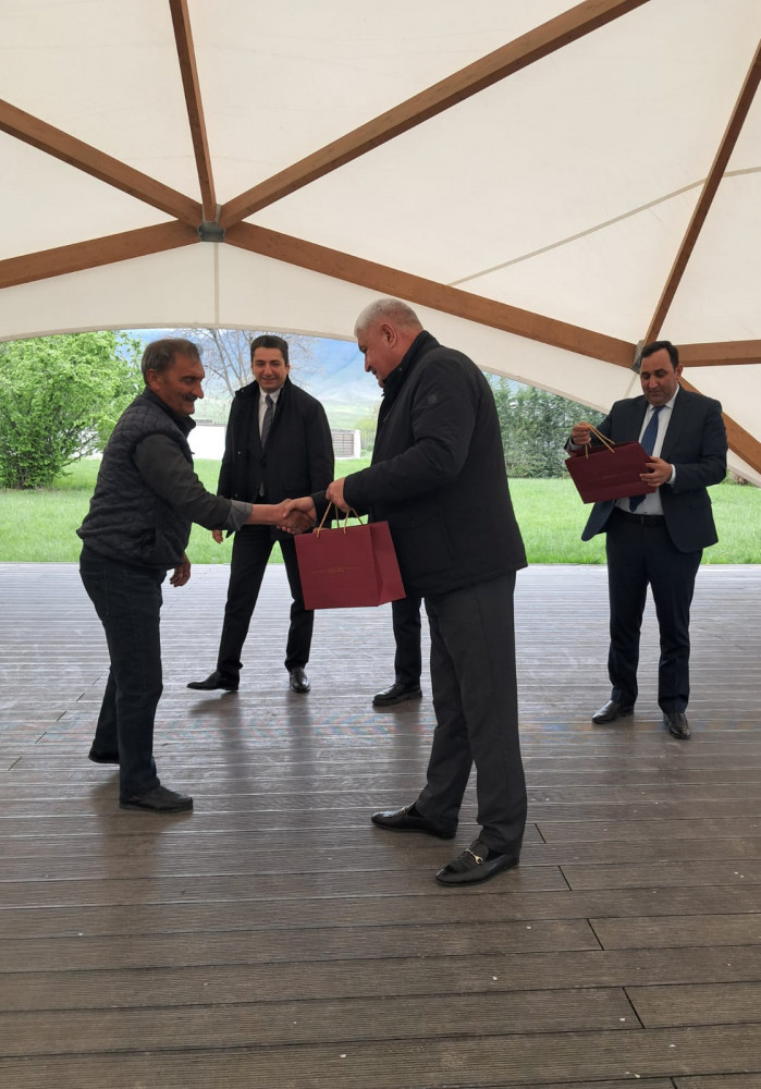 Ağdərənin Aşağı Oratağ kəndinə köçən 6 ailəyə mənzillərinin açarları təqdim olunub<font color=red> - FOTOLAR</font>