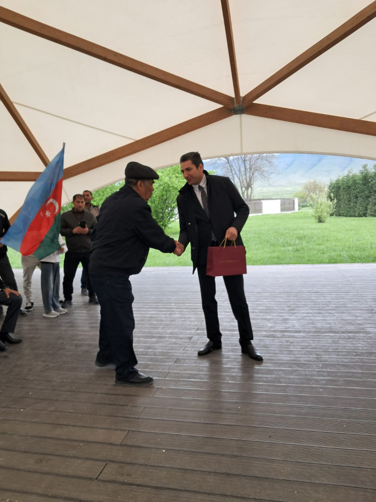 Ağdərənin Aşağı Oratağ kəndinə köçən 6 ailəyə mənzillərinin açarları təqdim olunub<font color=red> - FOTOLAR</font>