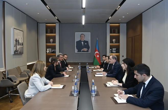 Ceyhun Bayramov Beynəlxalq Qırmızı Xaç Komitəsinin prezidenti ilə əməkdaşlığı müzakirə edib<font color=red> - FOTOLAR</font>