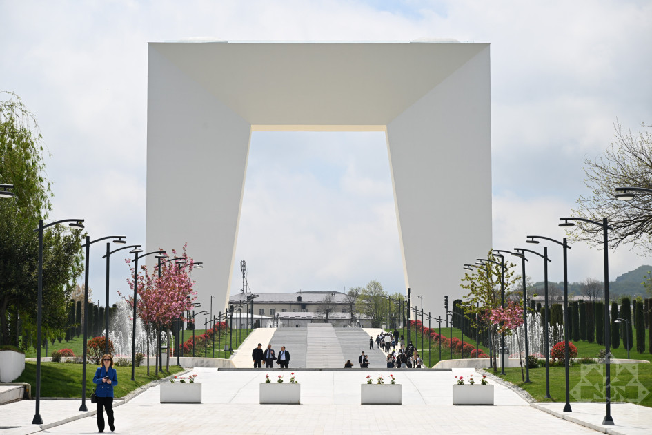 Diplomatik korpusun nümayəndələri Xankəndi Zəfər parkına gəliblər<font color=red> - FOTOLAR</font>